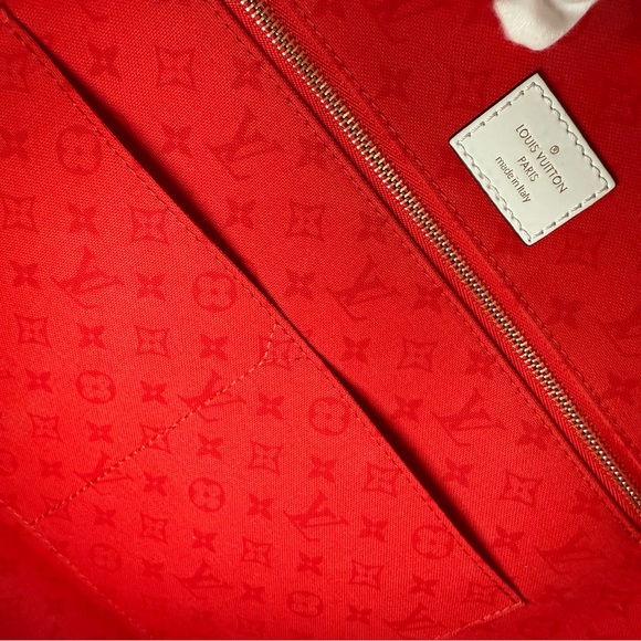 Louis Vuitton OnTheGo GM Crafty Monogram *LIMITED EDITION/AUTHENTICATED* - Picture 14 of 15